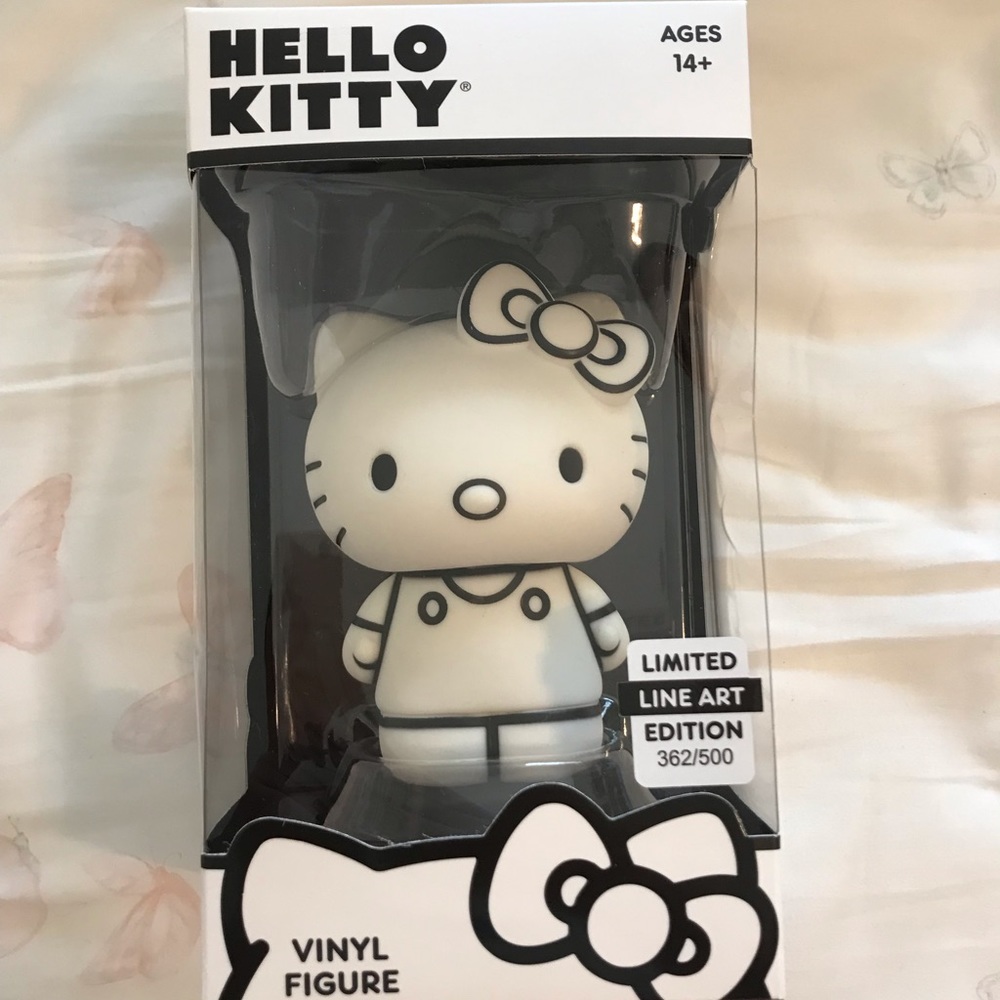 Rare Hello Kitty line art vinyl figure